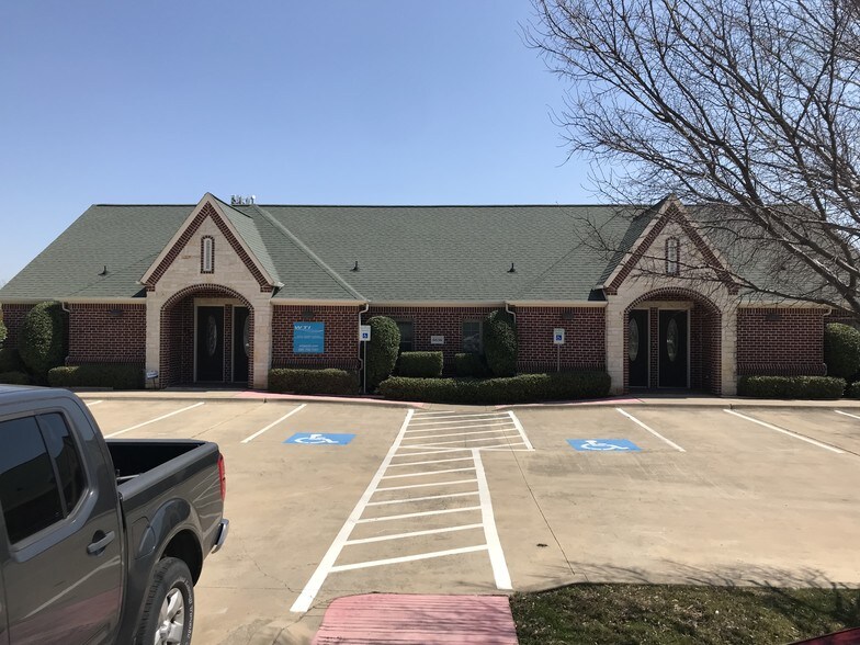 More Photos Of 6636 N Riverside Dr, Fort Worth Office For Lease