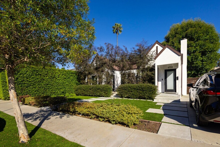 More Photos Of 6733 Colgate Ave, Los Angeles Apartments For Sale