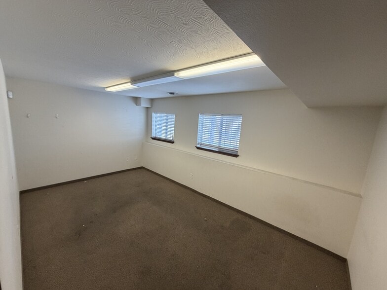 More Photos Of 3606 E Wellesley Ave, Spokane Service For Lease