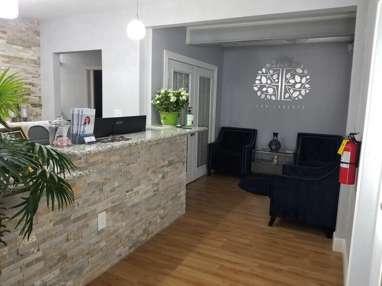 More Photos Of 17101 NE 6th Ave, North Miami Beach Coworking Space