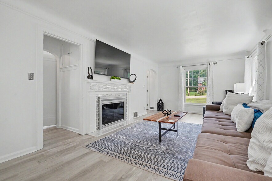 More Photos Of 9248 Woodworth Rd, North Lima Apartments For Sale