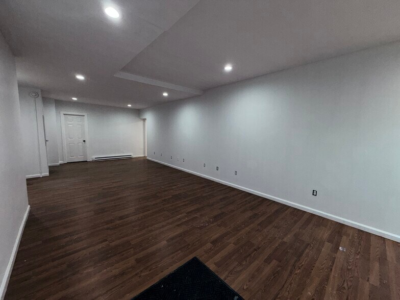 More Photos Of 2114-2118 Broadway Ave, Pittsburgh Storefront Retail Office For Lease