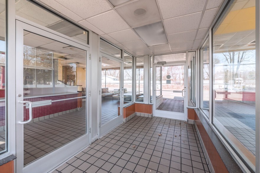 More Photos Of 3123 Route 9W, Saugerties Restaurant For Lease