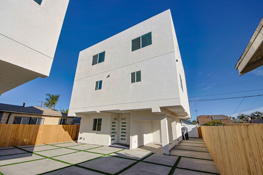 More Photos Of 2404 S Cochran Ave, Los Angeles Apartments For Sale