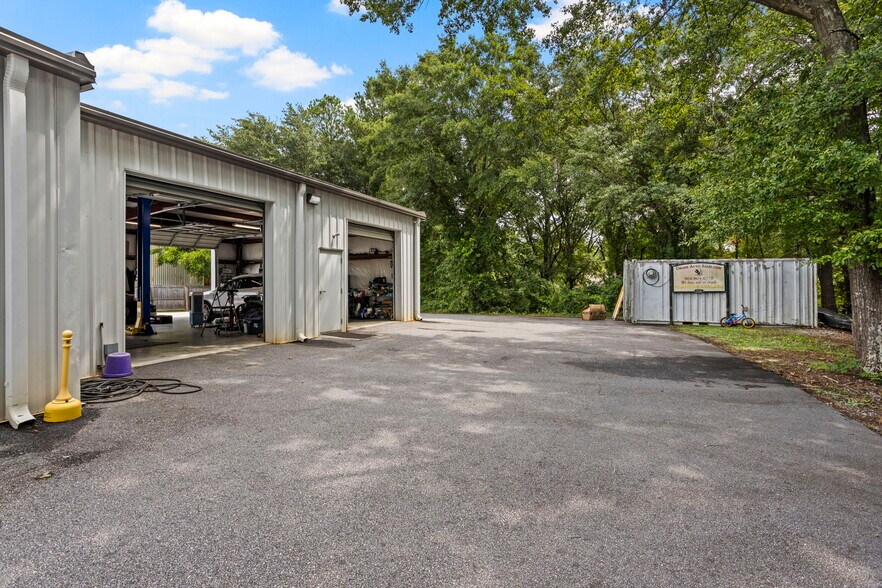 More Photos Of 118 Rainbow Lake Rd, Boiling Springs Auto Dealership For Sale