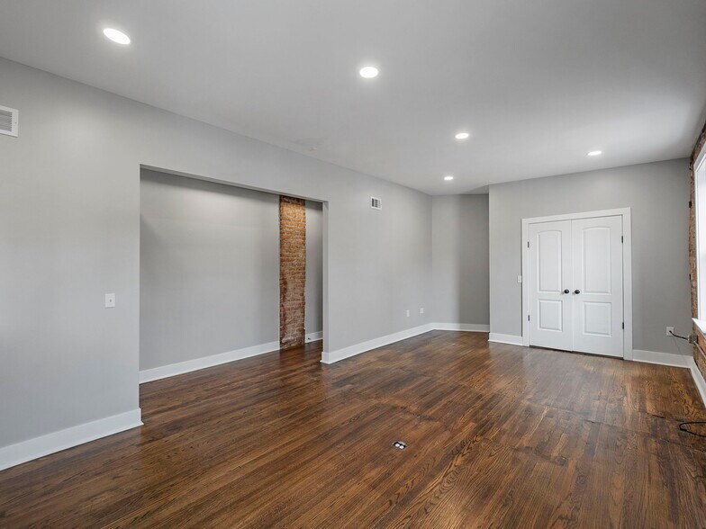 More Photos Of 23900-23908 Woodward Ave, Pleasant Ridge Office For Lease