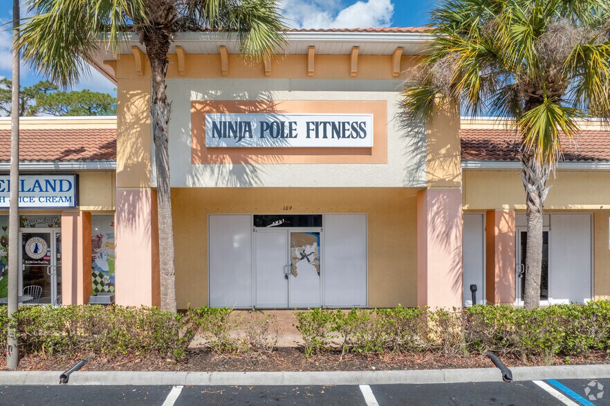 More Photos Of 5781-5783 Bayshore Rd, North Fort Myers Unknown For Lease