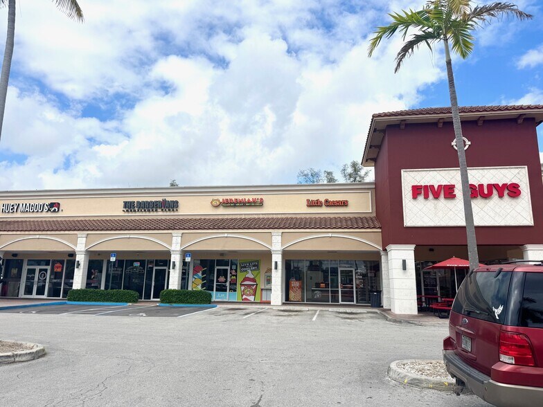 Primary Photo Of 13130-13302 Biscayne Blvd, North Miami General Retail For Lease
