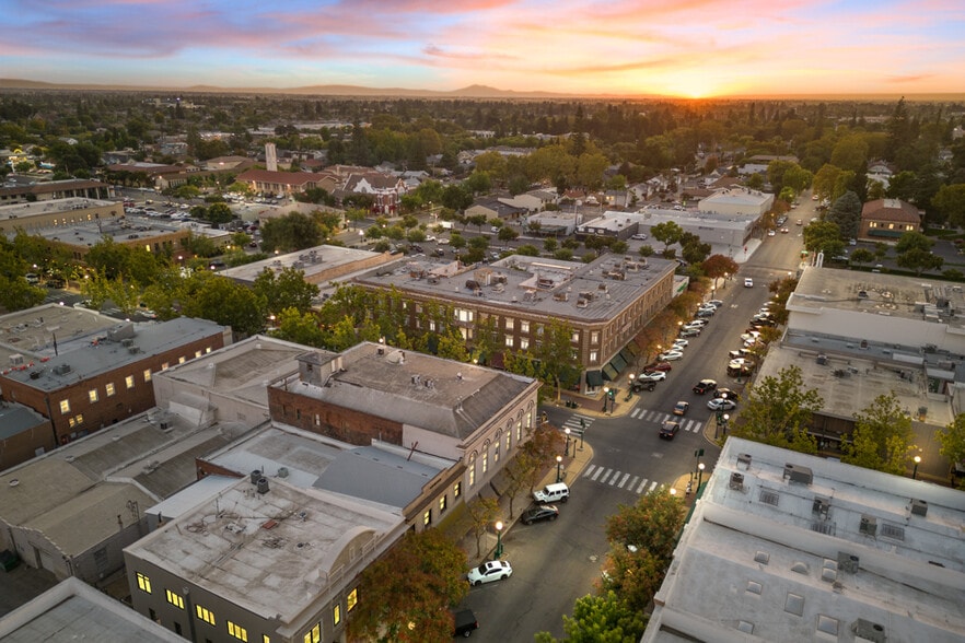 More Photos Of 10 S School St, Lodi Storefront Retail Office For Sale