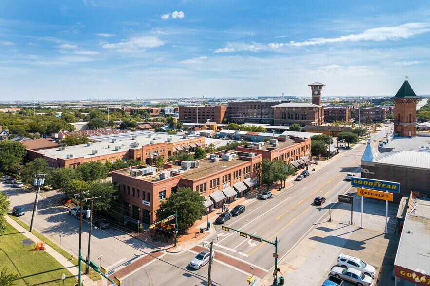 More Photos Of 601 S Main St, Grapevine General Retail For Lease