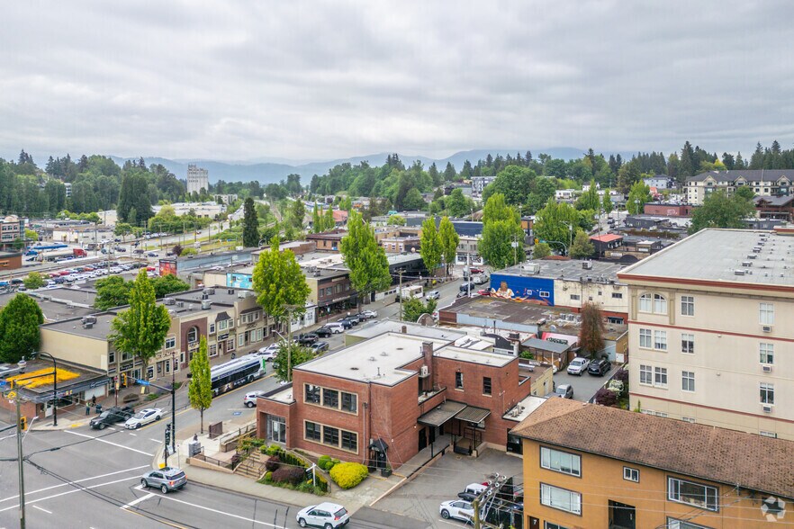 More Photos Of 2645 Montrose Ave, Abbotsford Storefront Retail Office For Lease