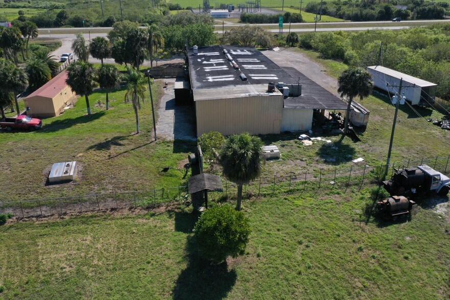 More Photos Of 9891-9915 W US HWY 27, Clewiston Flex For Sale