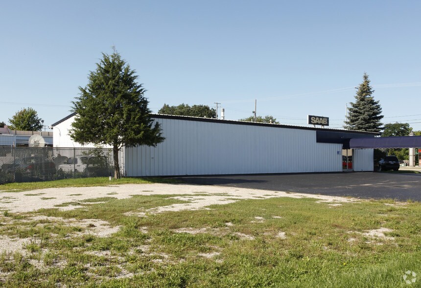 More Photos Of 2501 S Center Rd, Burton Auto Dealership For Sale