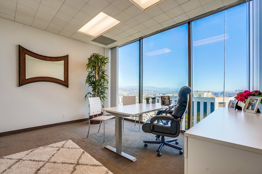 More Photos Of 1801 Century Park E, Los Angeles Office For Lease