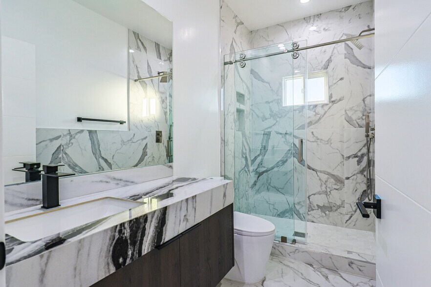 More Photos Of 4842 W 17th St, Los Angeles Apartments For Sale