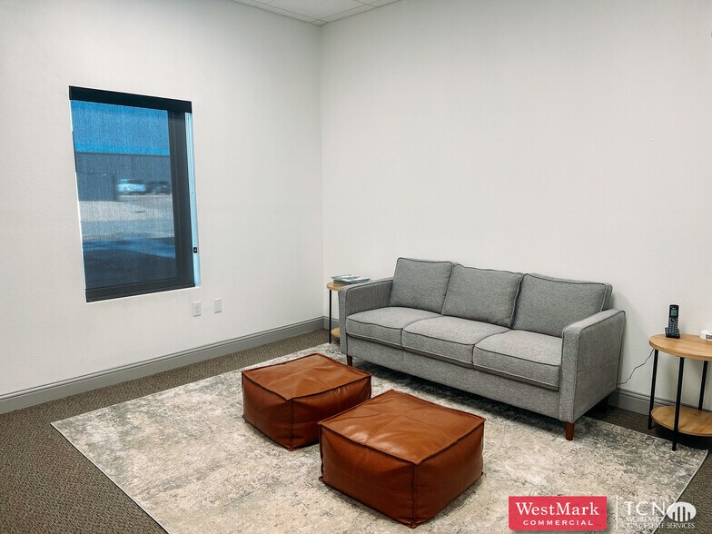 More Photos Of 6621 Xenia, Lubbock Warehouse For Sale