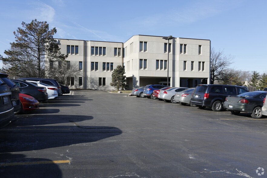 More Photos Of 7600 College Dr, Palos Heights Medical For Lease