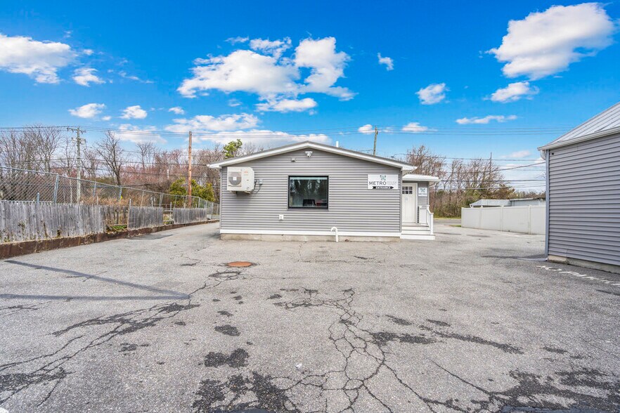 More Photos Of 1400 Montauk Hwy, Oakdale Storefront Retail Office For Sale