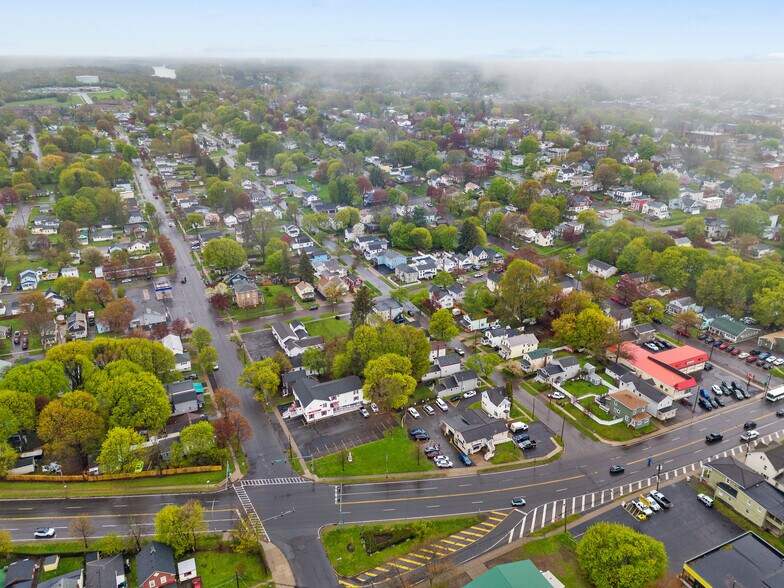 More Photos Of 180 E 10th St, Oswego Hotel For Sale