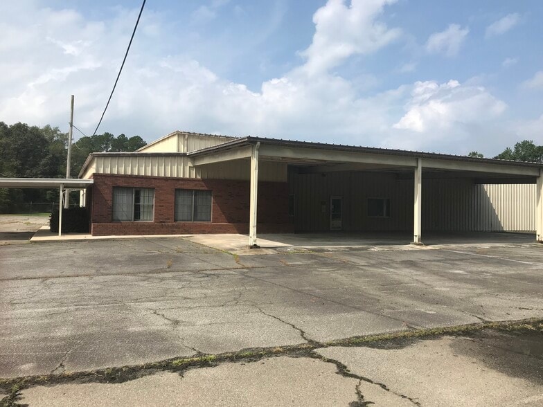More Photos Of 1141 Cochran Hwy, Eastman Showroom For Sale