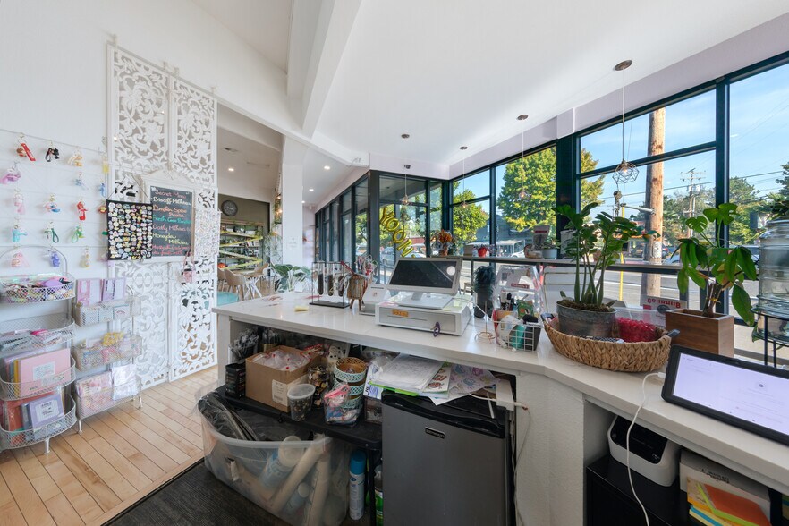 More Photos Of 5338 SE Foster Rd, Portland Storefront For Sale