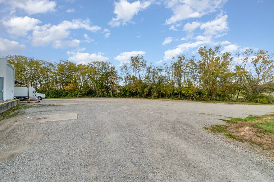 More Photos Of 49 S 2nd St, New Vienna Manufacturing For Lease