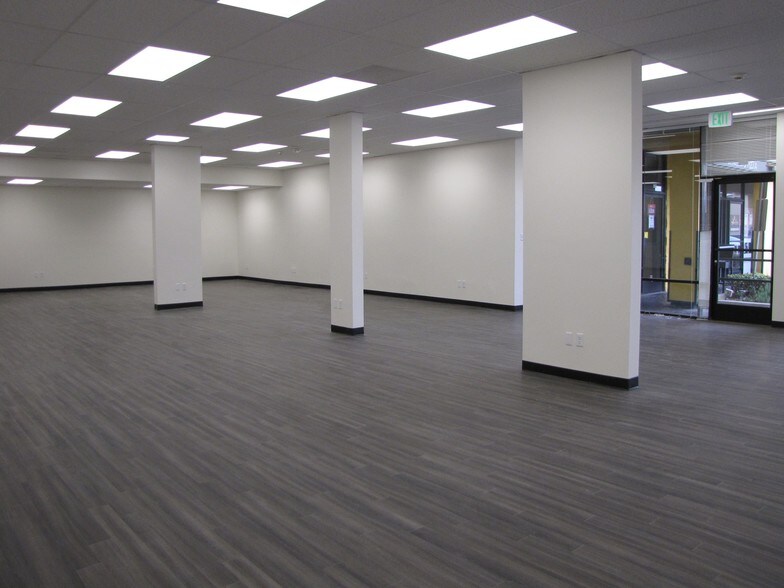 More Photos Of 3500 Overland Ave, Los Angeles General Retail For Lease