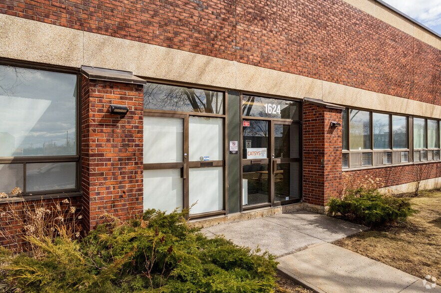 More Photos Of 1624-1692 Ave 50th, Montréal Warehouse For Lease