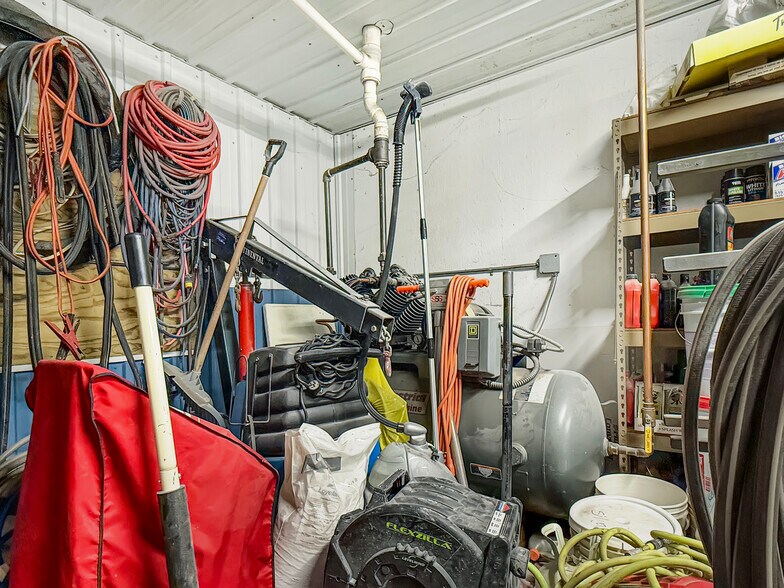 More Photos Of 2326 N Main St, Osceola Auto Repair For Sale