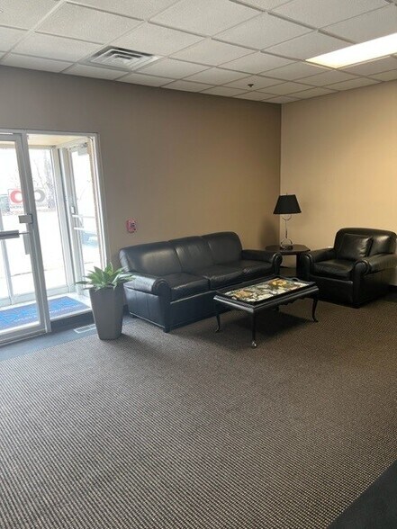 More Photos Of 620 Enterprise Dr, Oak Brook Light Distribution For Lease