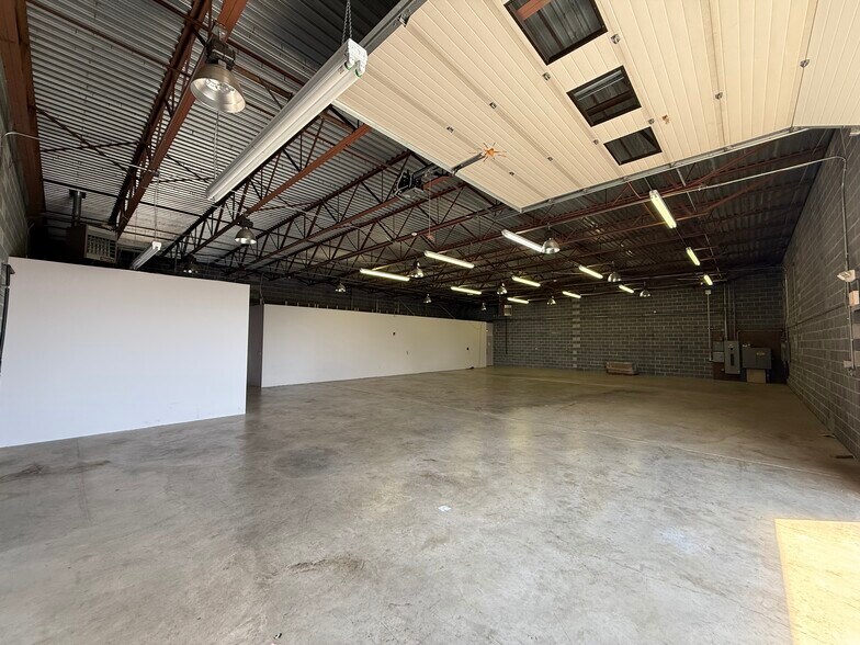 More Photos Of 2075 Quaker Pointe Dr, Quakertown Light Manufacturing For Lease