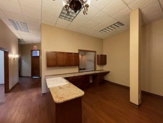 More Photos Of 2127 Midlands Ct, Sycamore Office For Sale