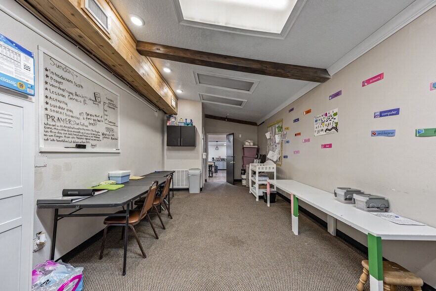 More Photos Of 2787 Aurora Rd, Melbourne Freestanding For Sale