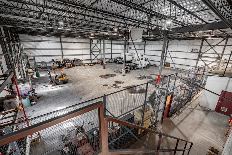 More Photos Of 500 Montée Labossière, Vaudreuil-dorion Service For Sale