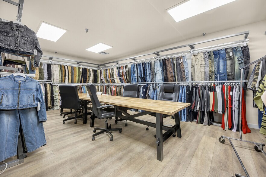 More Photos Of 2717 Tanager Ave, Los Angeles Warehouse For Sale