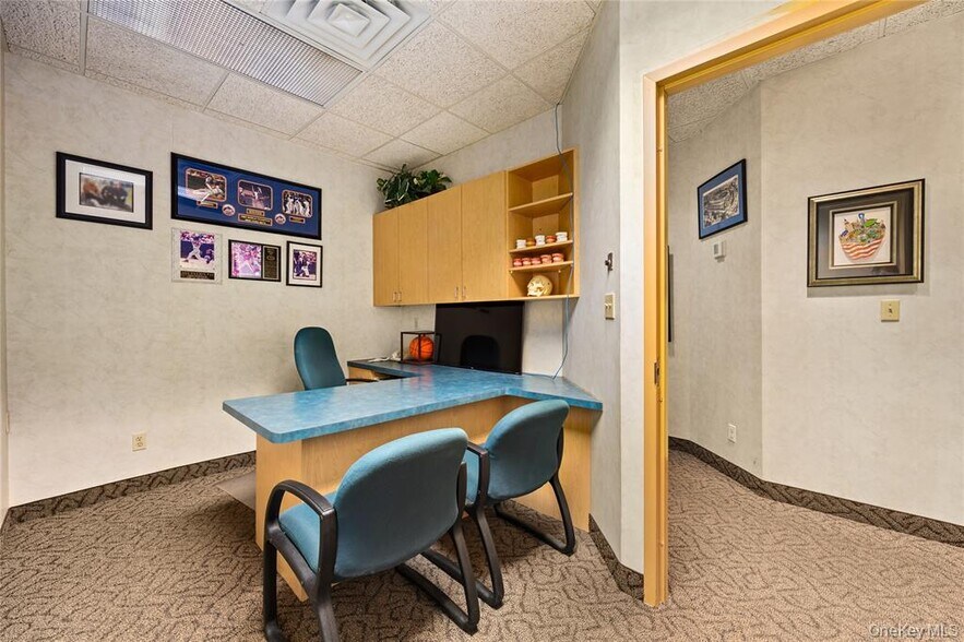 More Photos Of 1171 Old Country Rd, Plainview Medical For Sale