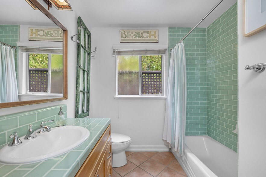 More Photos Of 1817 Euclid St, Santa Monica Apartments For Sale