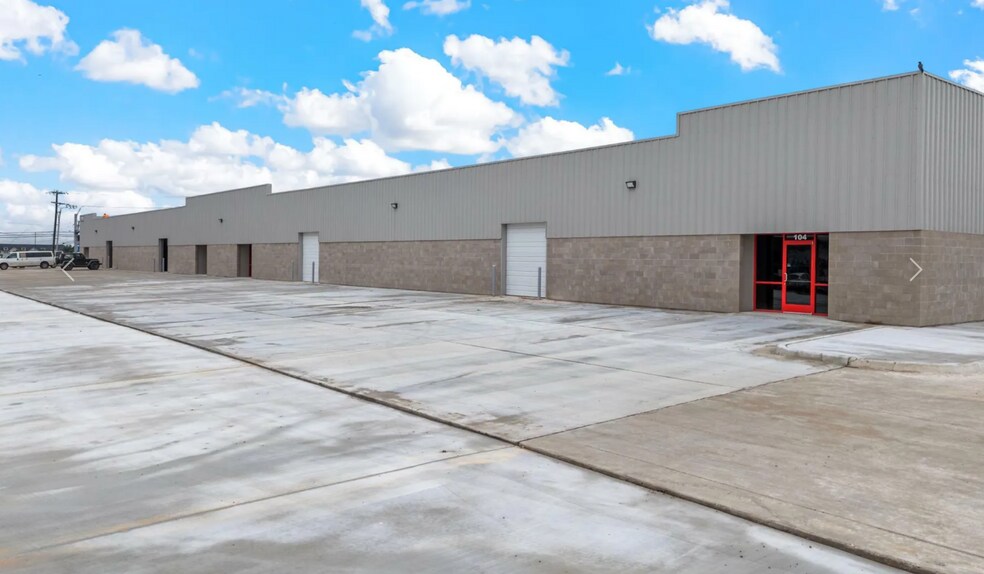 More Photos Of 5759 Bagby Ave, Waco Warehouse For Lease