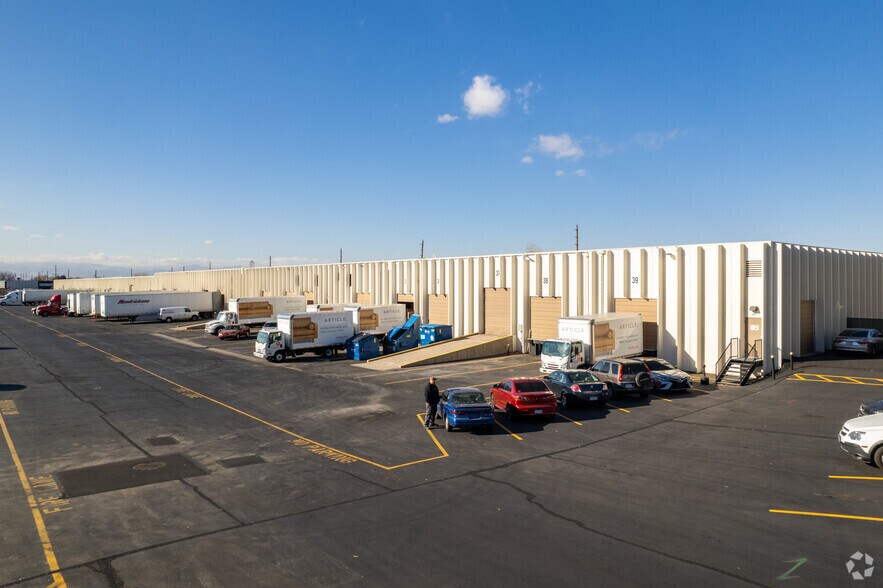 More Photos Of 4770 Forest St, Denver Warehouse For Lease