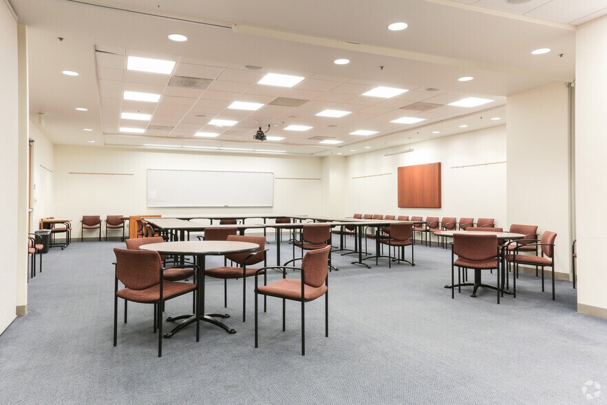 More Photos Of 200 SW Market St, Portland Office For Lease