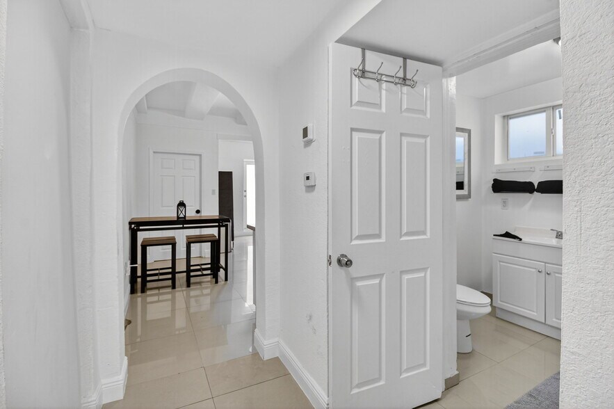 More Photos Of 1680 NW 22nd Ct, Miami Multifamily For Sale