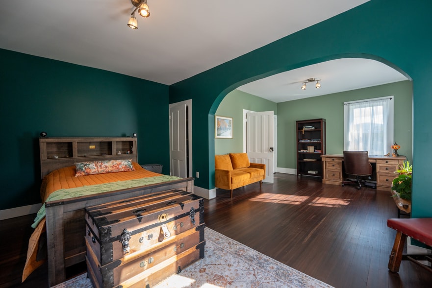 More Photos Of 770 John Shultis Rd, Denver Specialty For Sale