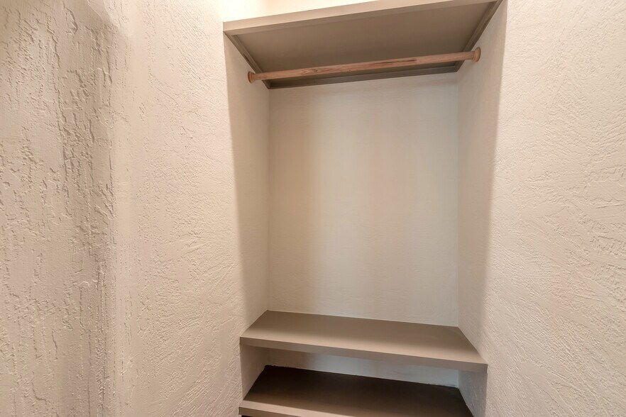 More Photos Of 208 Douglas St, New Smyrna Beach Office Residential For Sale