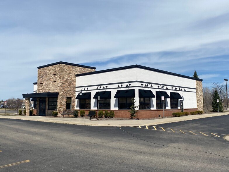 More Photos Of 860-980 N Lapeer Rd, Oxford Unknown For Lease
