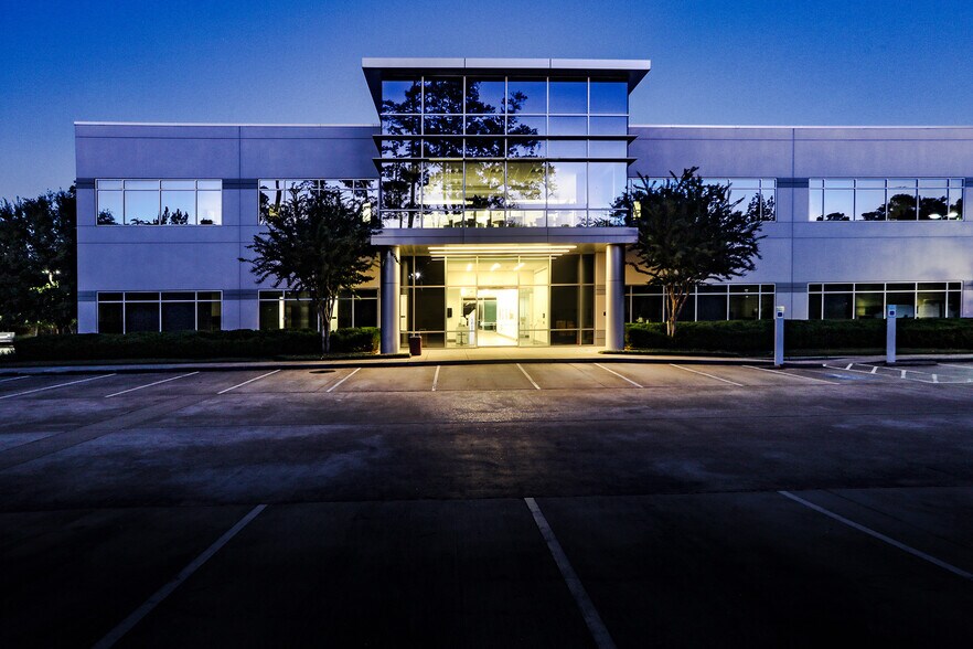 More Photos Of 2750 Technology Forest Blvd, The Woodlands Unknown For Lease