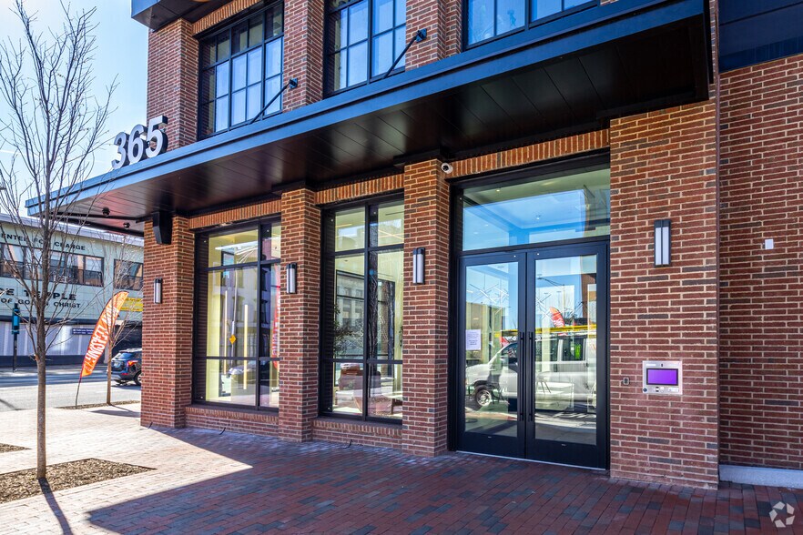 More Photos Of 349-377 Broad St, Newark Apartments For Lease