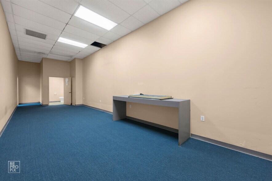 More Photos Of 2001-2003 W 79th St, Chicago Storefront For Lease