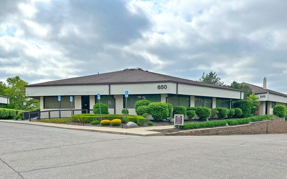 Primary Photo Of 650 Griswold St, Northville Medical For Lease