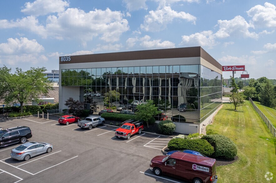 More Photos Of 8035 Hosbrook Rd, Kenwood Unknown For Lease