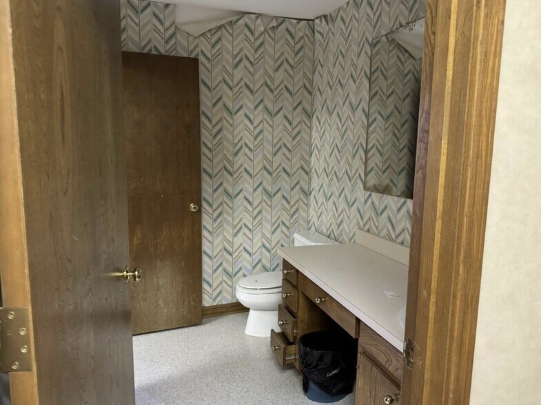 More Photos Of 2124 N 25th St, Waco Medical For Sale